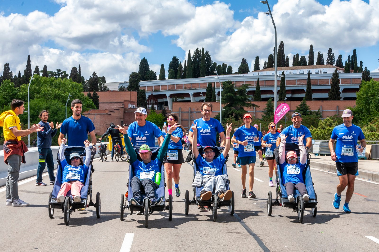 Equipo_Zurich_Aefat_en_Maratón_Madrid_2024_Foto_Xavier_dArquer-Doblestudio_10.jpg